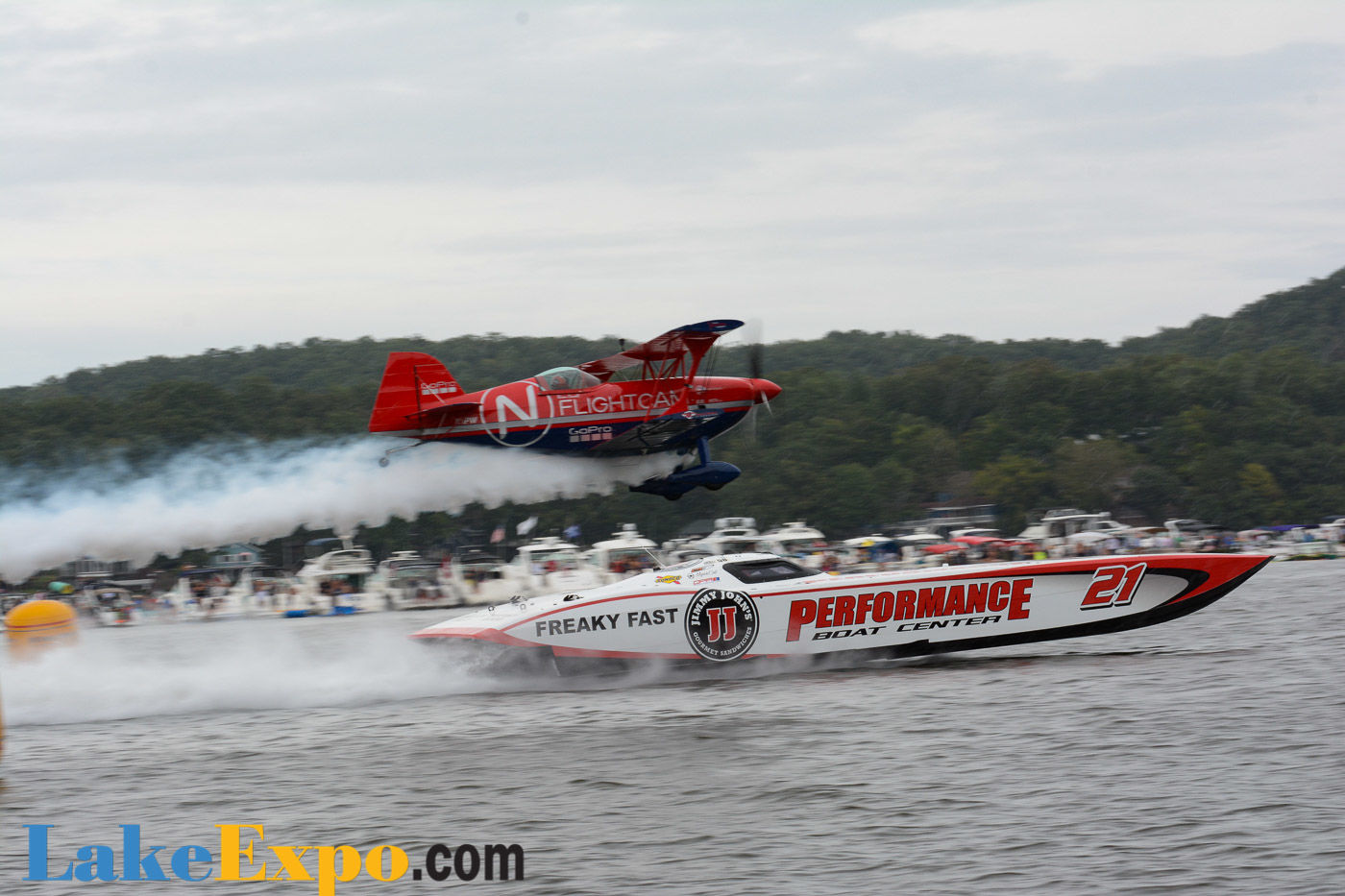 Plane vs Boat Race At Shootout